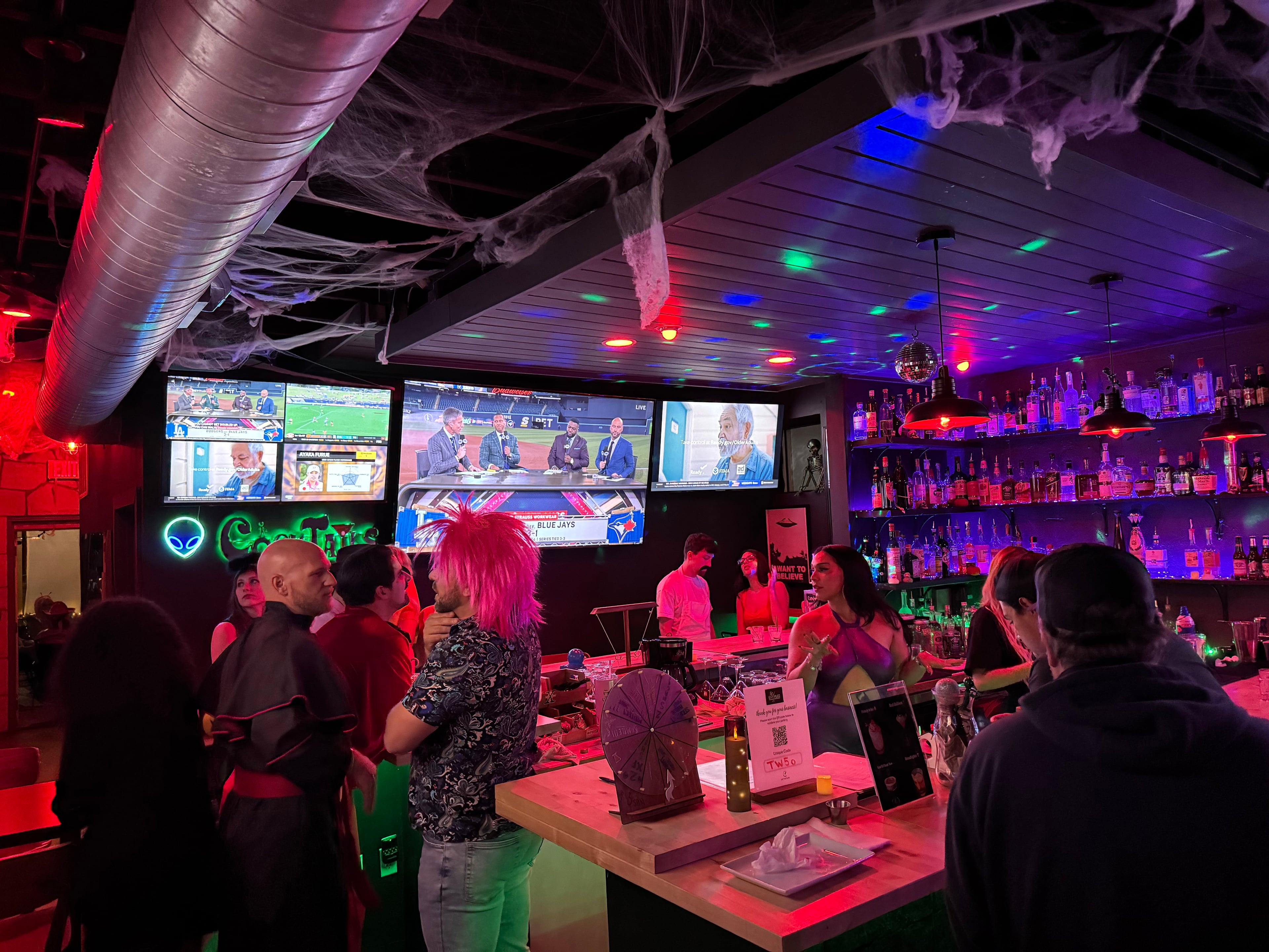 Ex Files Sports Bar - Atmospheric interior